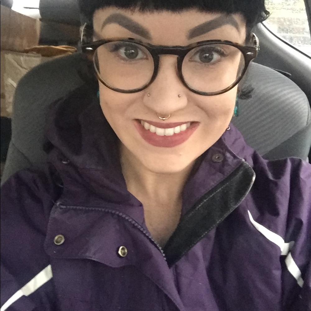 Meet your Posher, Christa, Owner of VdBoutique!💜 - Picture 2 of 8